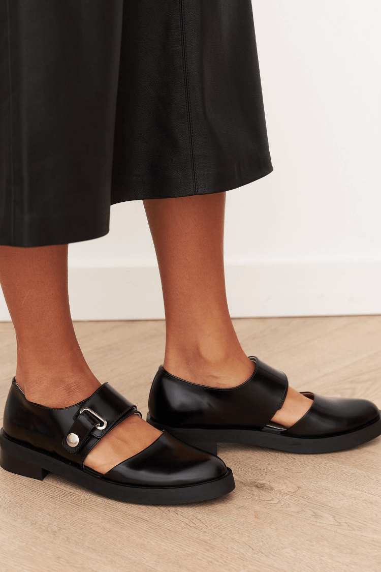 Daphne | Black Buckle Loafers